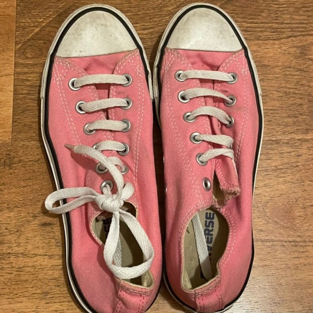 Pink Low top Converse